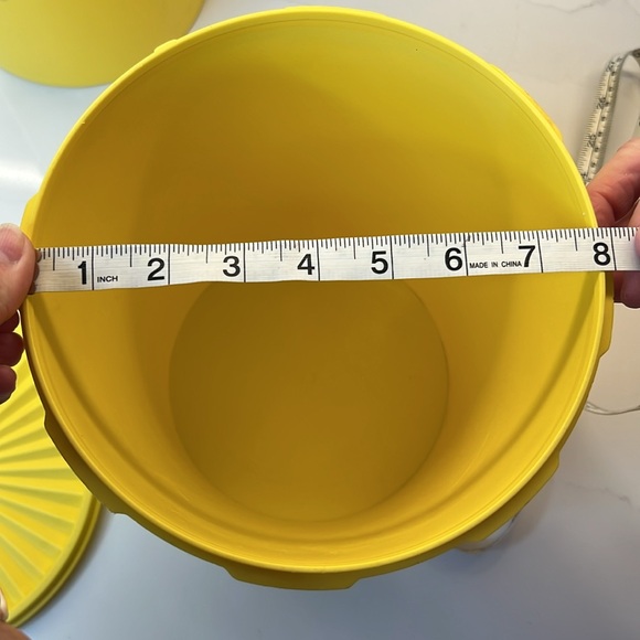 70’s VNTG lot 3 yellow Tupperware, containers ( holds Flour/Sugar/Coffee/Rice) - Picture 8 of 13